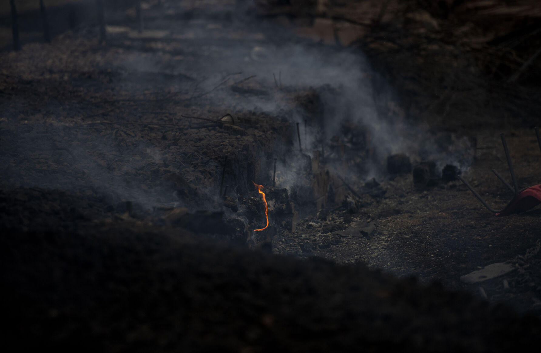 010122-news-fireaftermath 15.jpg